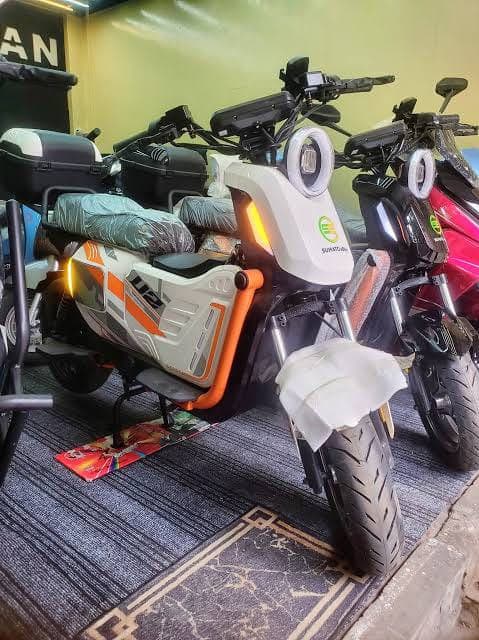 Sumato E-Bike With Lithium Battery